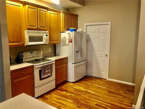 105 White Hall Ln, Hudson, NC 28638 photo 9