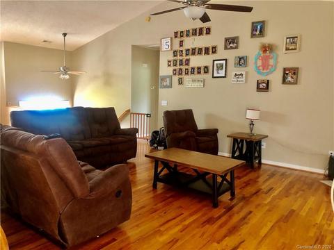 105 White Hall Ln, Hudson, NC 28638 photo 6