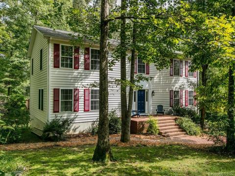 203 Riva Ridge Dr, Fairview, NC 28730 photo 2