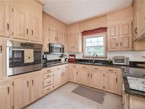 2438 Windingbrook Dr, Kannapolis, NC 28083 photo 10
