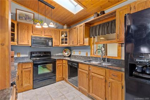 136 Matthew Ln, Canton, NC 28716 photo 7