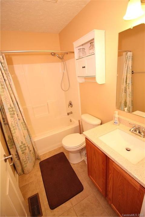 211 Jd Trl, Candler, NC 28715 photo 25
