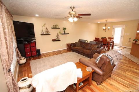 211 Jd Trl, Candler, NC 28715 photo 12