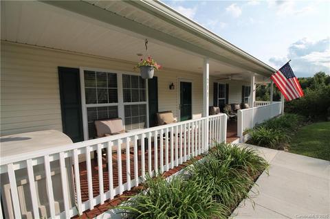 211 Jd Trl, Candler, NC 28715 photo 2