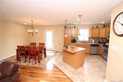 211 Jd Trl, Candler, NC 28715 photo 13