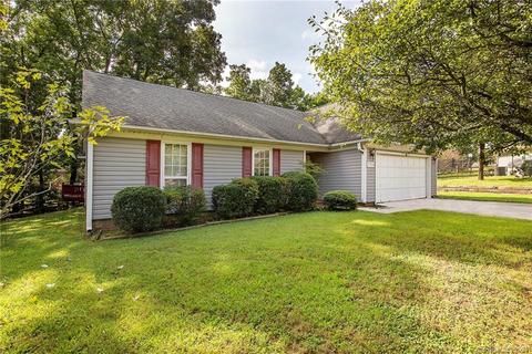 2725 Haversham Ct, Charlotte, NC 28216 photo 3