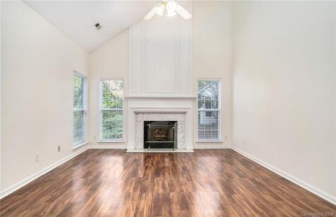 12803 Bald Eagle Dr, Charlotte, NC 28215 photo 5