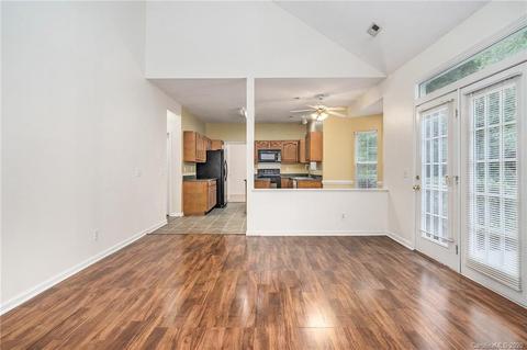 12803 Bald Eagle Dr, Charlotte, NC 28215 photo 9