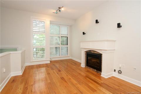 627 E 10th St, Charlotte, NC 28202 photo 3