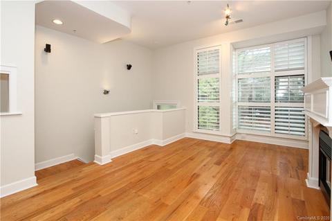 627 E 10th St, Charlotte, NC 28202 photo 4