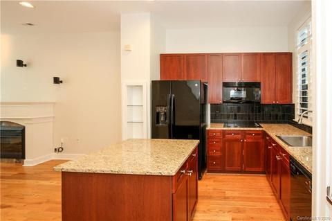 627 E 10th St, Charlotte, NC 28202 photo 9