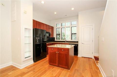 627 E 10th St, Charlotte, NC 28202 photo 8