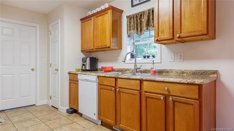28 Montrose St, Flat Rock, NC 28731 photo 13