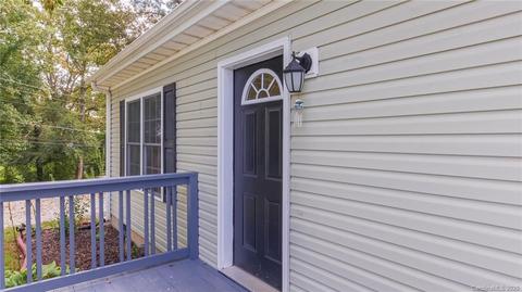 28 Montrose St, Flat Rock, NC 28731 photo 3