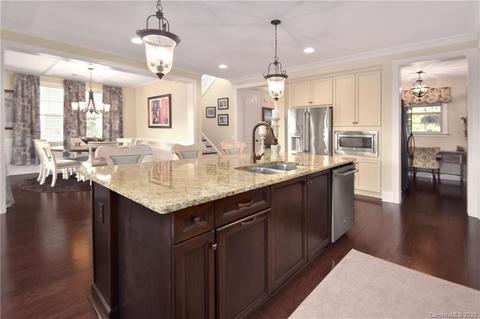 18104 John Robbins Ln, Cornelius, NC 28031 photo 4