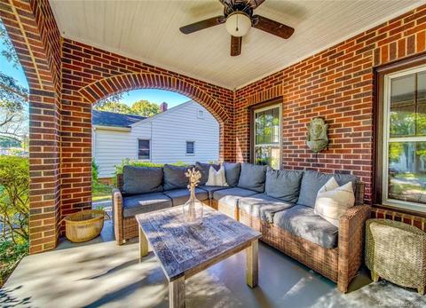 307 E First St, Lowell, NC 28098 photo 2