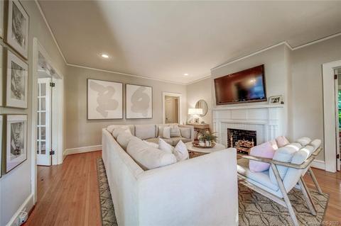 307 E First St, Lowell, NC 28098 photo 4