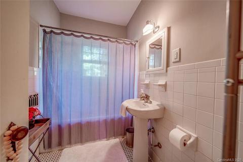 307 E First St, Lowell, NC 28098 photo 15