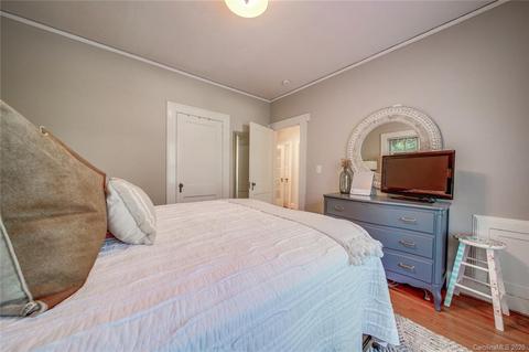 307 E First St, Lowell, NC 28098 photo 10