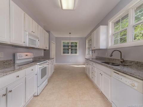 60 Avonlea Ln, Flat Rock, NC 28731 photo 31