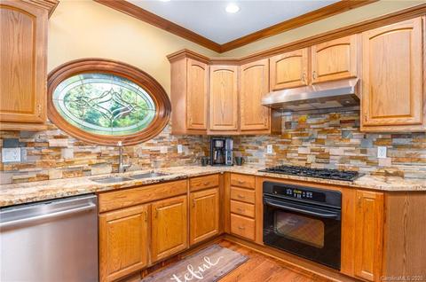 71 Cane Brook Dr, Leicester, NC 28748 photo 7