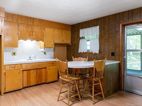 83 Harris Rd, Fairview, NC 28730 photo 7