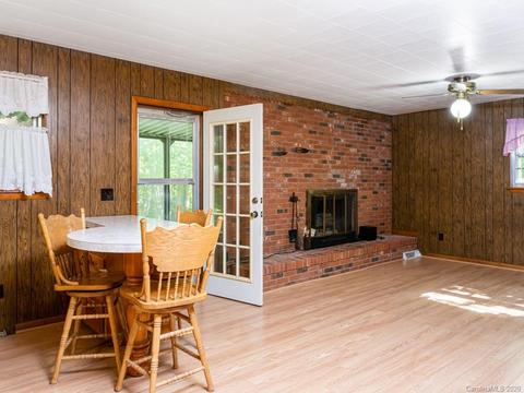83 Harris Rd, Fairview, NC 28730 photo 5