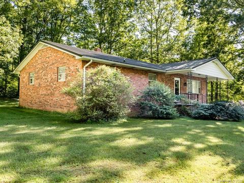 83 Harris Rd, Fairview, NC 28730 photo 2