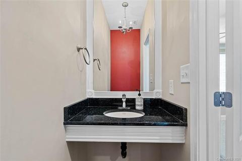 21331 Pine St, Cornelius, NC 28031 photo 9