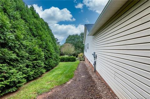 3493 Overbrook Dr, Conover, NC 28613 photo 5