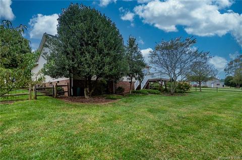 3493 Overbrook Dr, Conover, NC 28613 photo 9