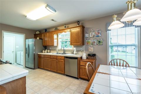 3493 Overbrook Dr, Conover, NC 28613 photo 40