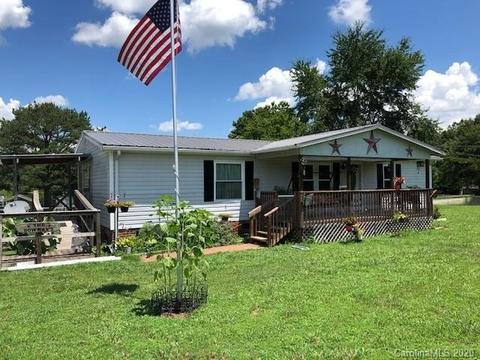 8817 Spring Meadow Dr, Hickory, NC 28601 photo 2