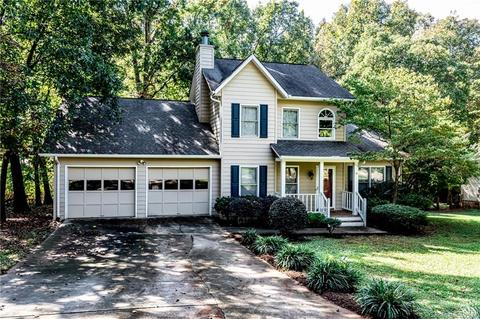 4051 Mattingly Dr, Hickory, NC 28602 photo 2