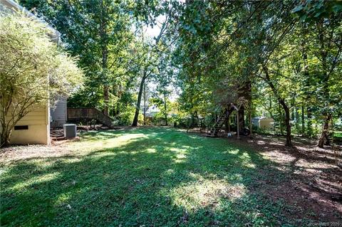 4051 Mattingly Dr, Hickory, NC 28602 photo 9