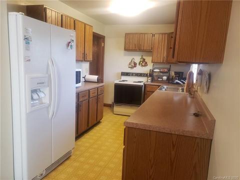 39 Dewey Ave, Canton, NC 28716 photo 8