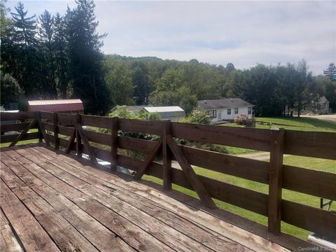 39 Dewey Ave, Canton, NC 28716 photo 6