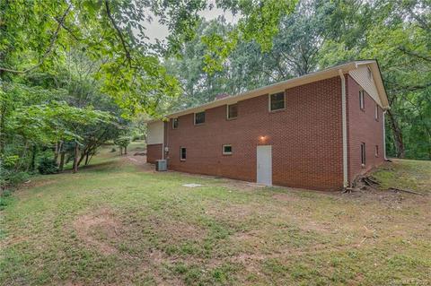 222 E Constance St, Columbus, NC 28722 photo 4