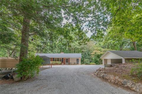 222 E Constance St, Columbus, NC 28722 photo 3