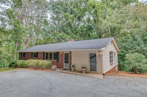 222 E Constance St, Columbus, NC 28722 photo 1