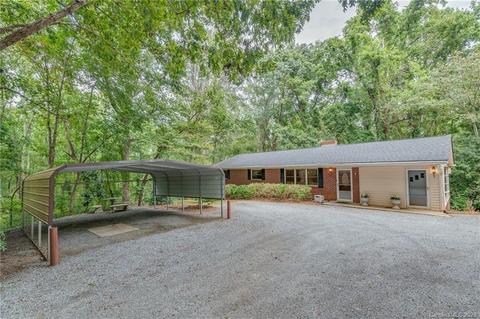 222 E Constance St, Columbus, NC 28722 photo 2