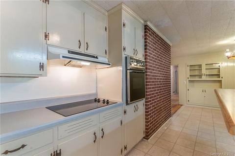 222 E Constance St, Columbus, NC 28722 photo 9