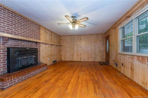 222 E Constance St, Columbus, NC 28722 photo 7