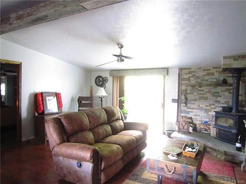 539 Hill View Dr, Canton, NC 28716 photo 3