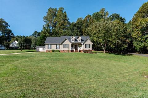 2153 Cardinal Loop, Stanley, NC 28164 photo 1