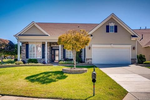 1025 Peridot Dr, Fort Mill, SC 29708 photo 1