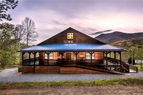 212 Moonbeam Ln, Clyde, NC 28721 photo 1