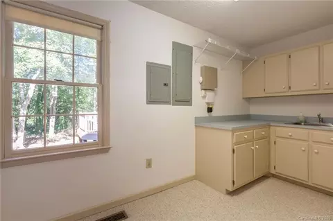 902 2nd Avenue Ne Dr NE, Conover, NC 28613 photo 33