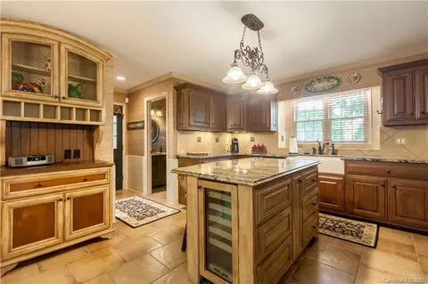 902 2nd Avenue Ne Dr NE, Conover, NC 28613 photo 5