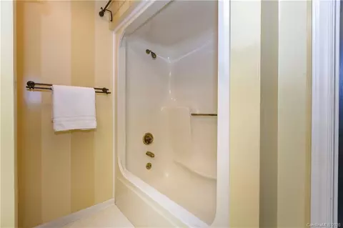 902 2nd Avenue Ne Dr NE, Conover, NC 28613 photo 30